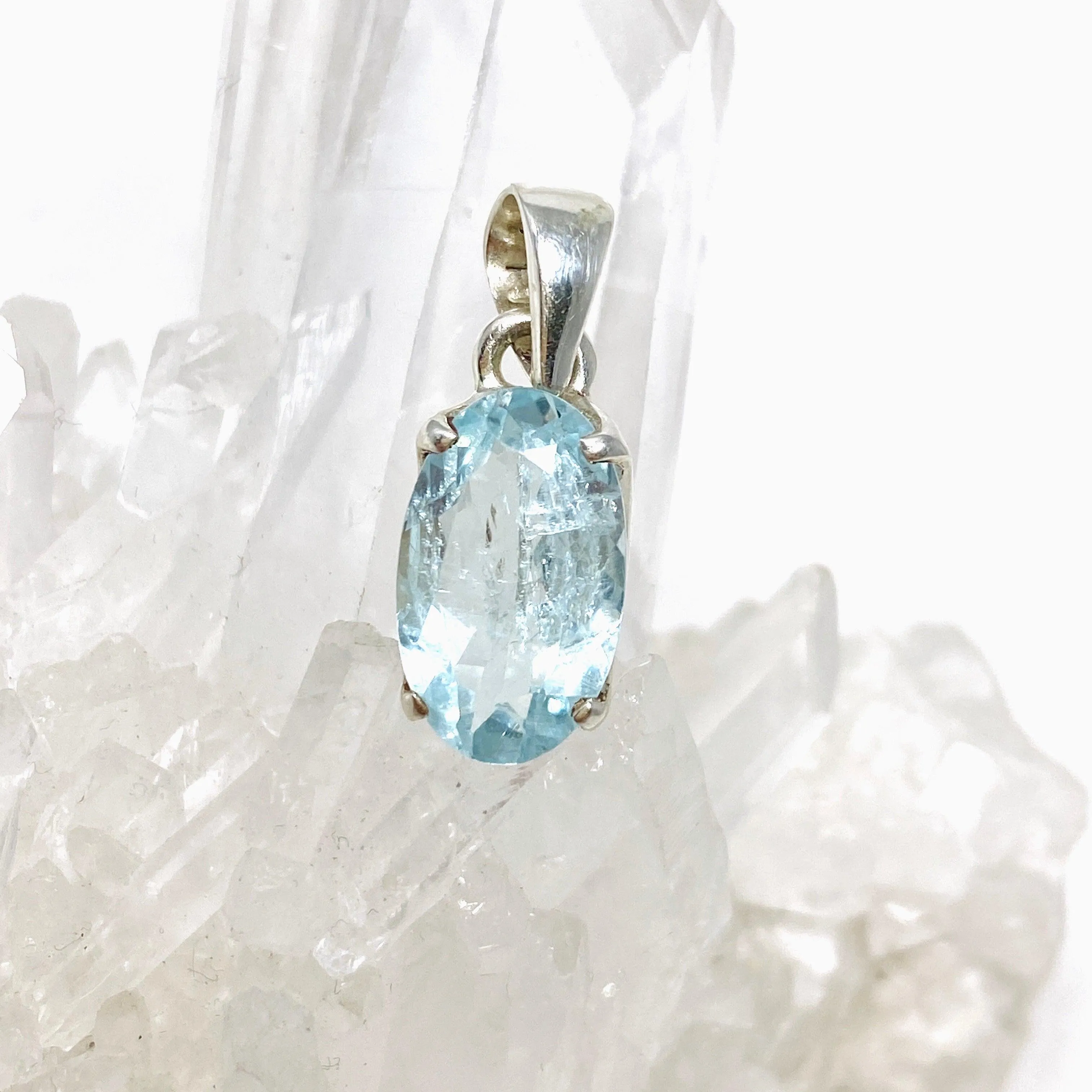 Aquamarine Faceted Petite Oval Pendant PPGJ743
