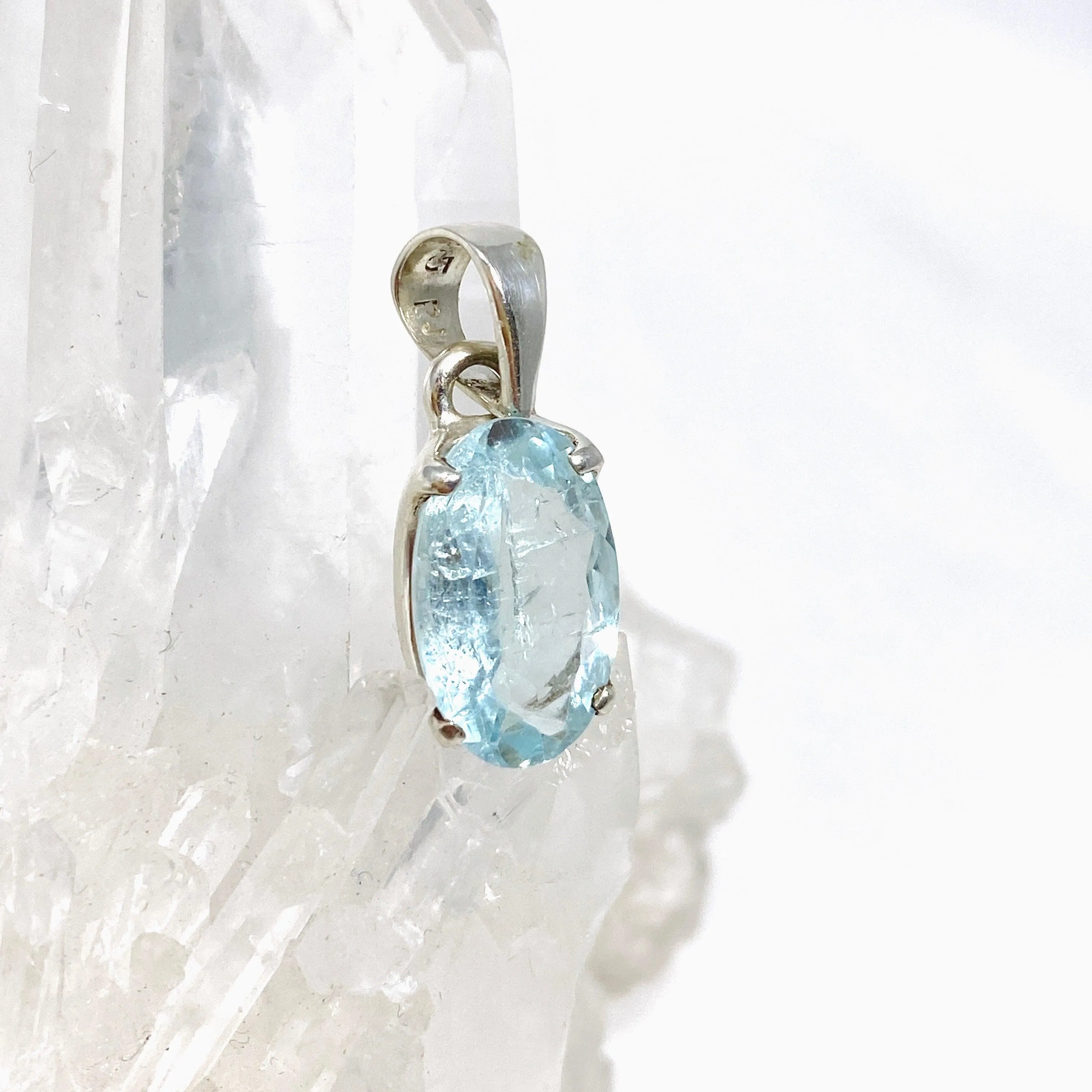 Aquamarine Faceted Petite Oval Pendant PPGJ743