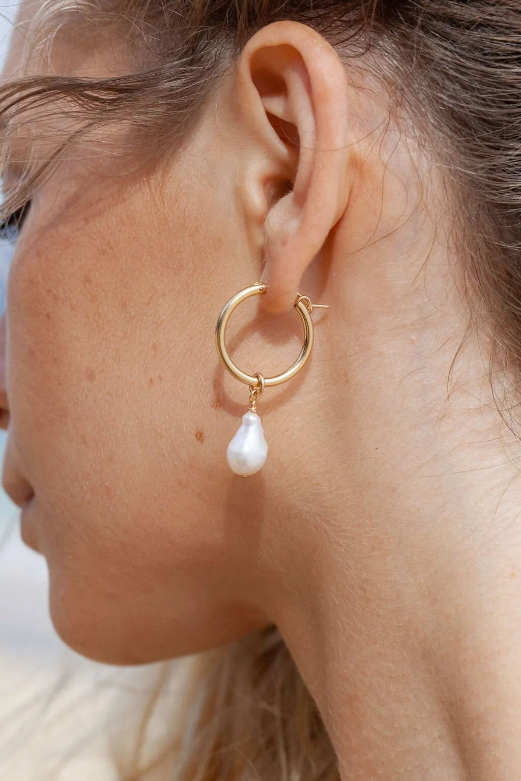 Baroque Pearl Latch Hoop Earrings - Kēhau