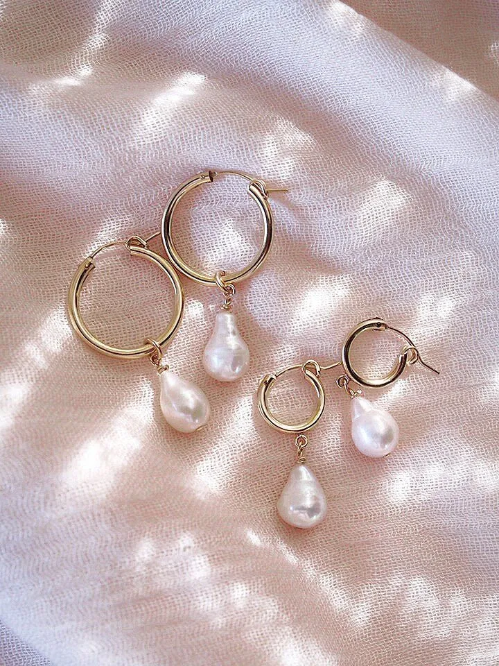 Baroque Pearl Latch Hoop Earrings - Kēhau