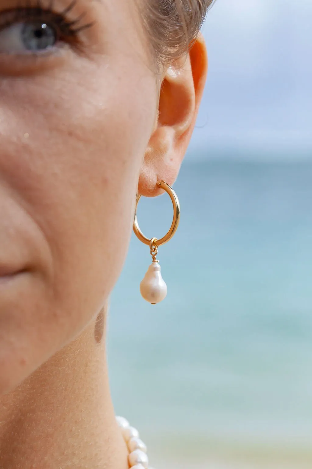 Baroque Pearl Latch Hoop Earrings - Kēhau