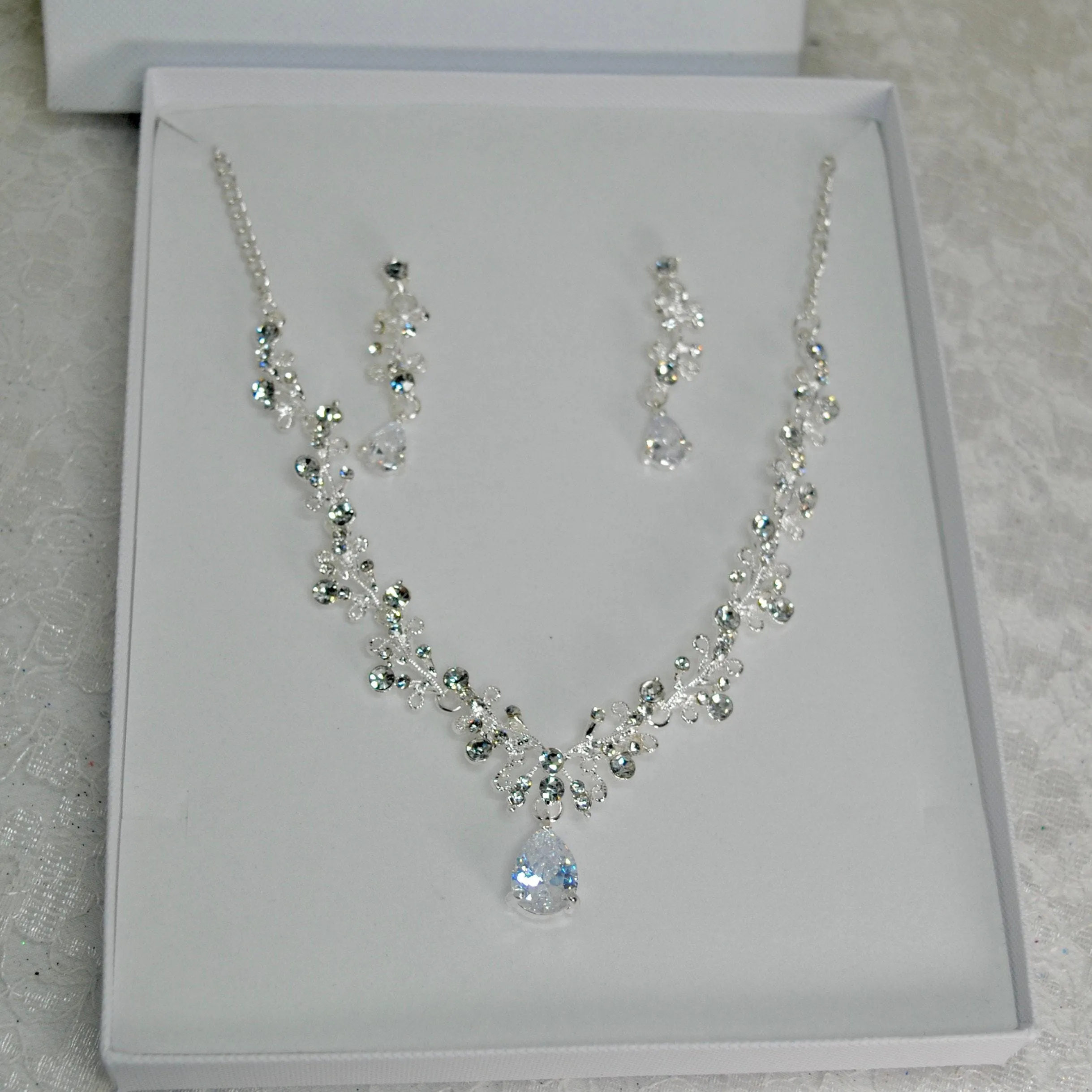 Delicate Bridal Jewellery Set | Wedding Crystal Necklace Jewellery Set