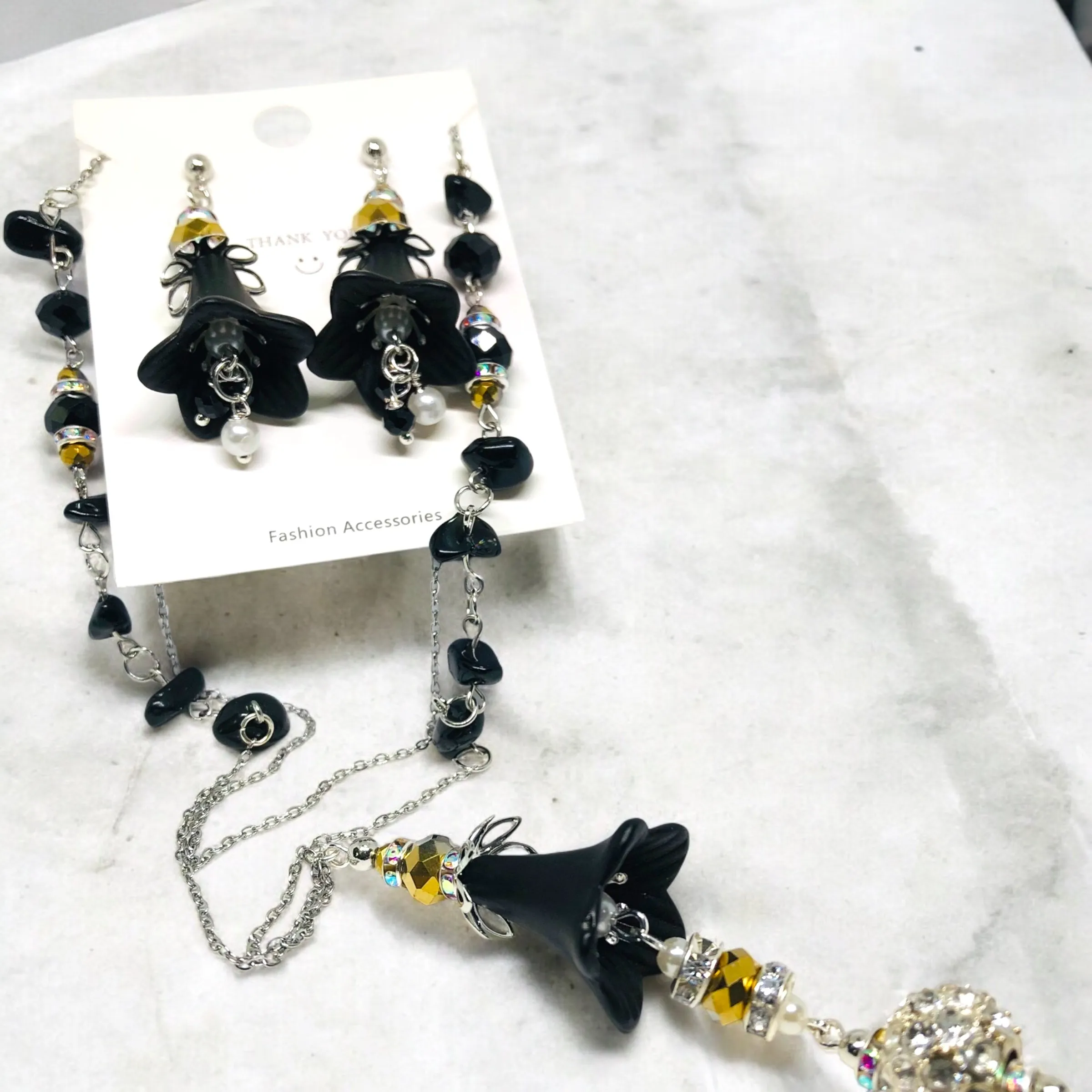 Elegant Duo: Y-Shaped Necklace and Black Bohemian Bloom Lucite Earrings Set