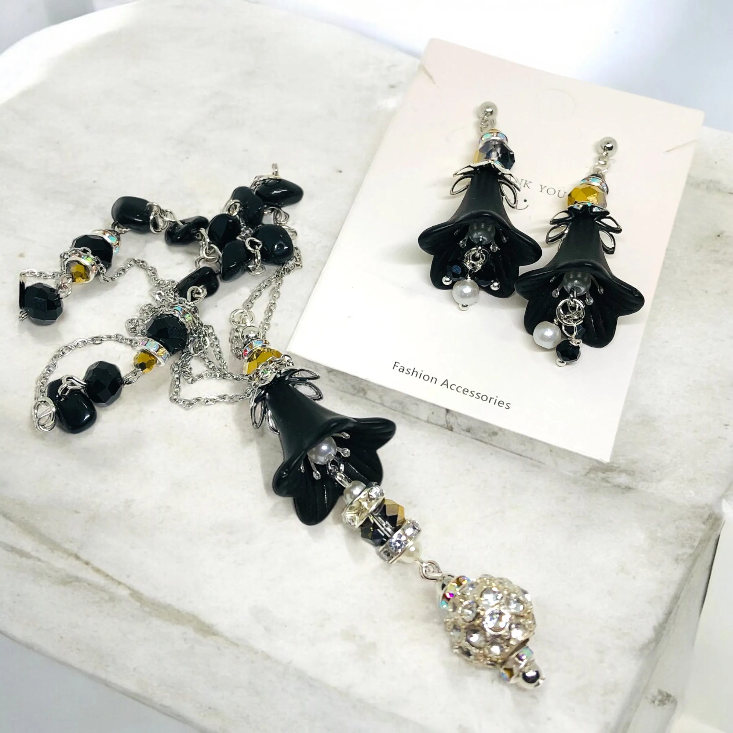 Elegant Duo: Y-Shaped Necklace and Black Bohemian Bloom Lucite Earrings Set