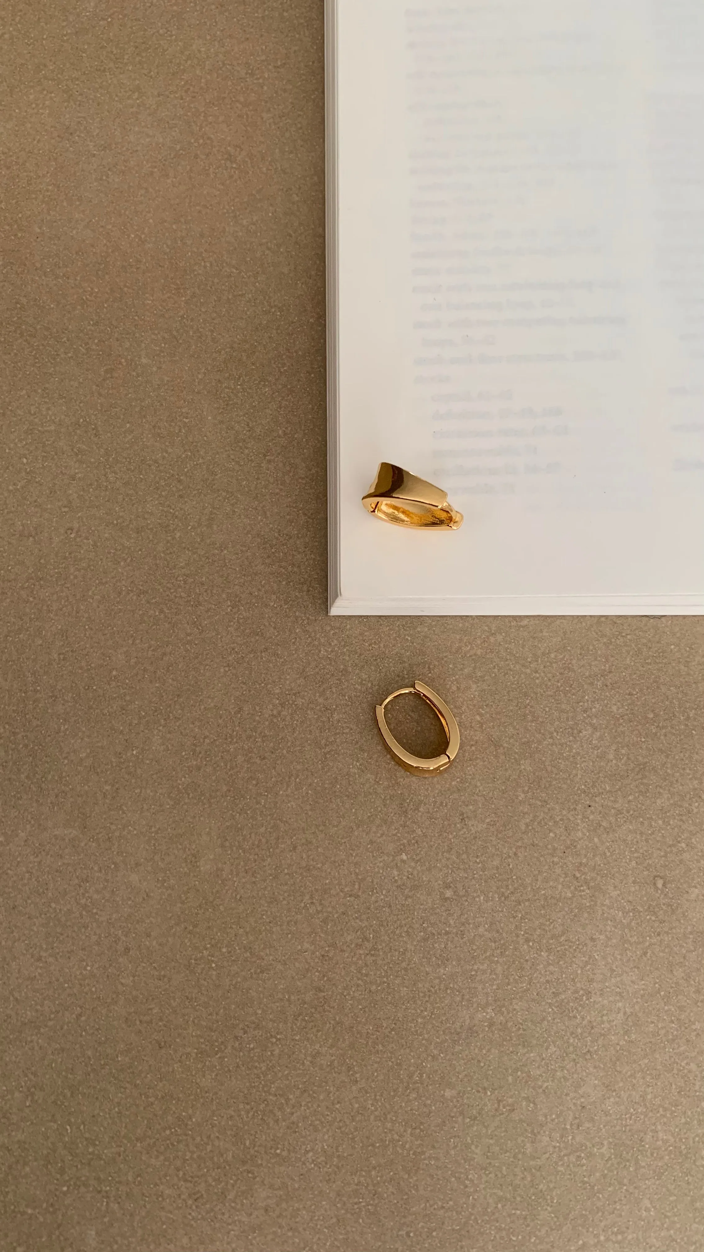 ELLIPTICAL HONEY CURVED  U SHAPED HOOP EARRING