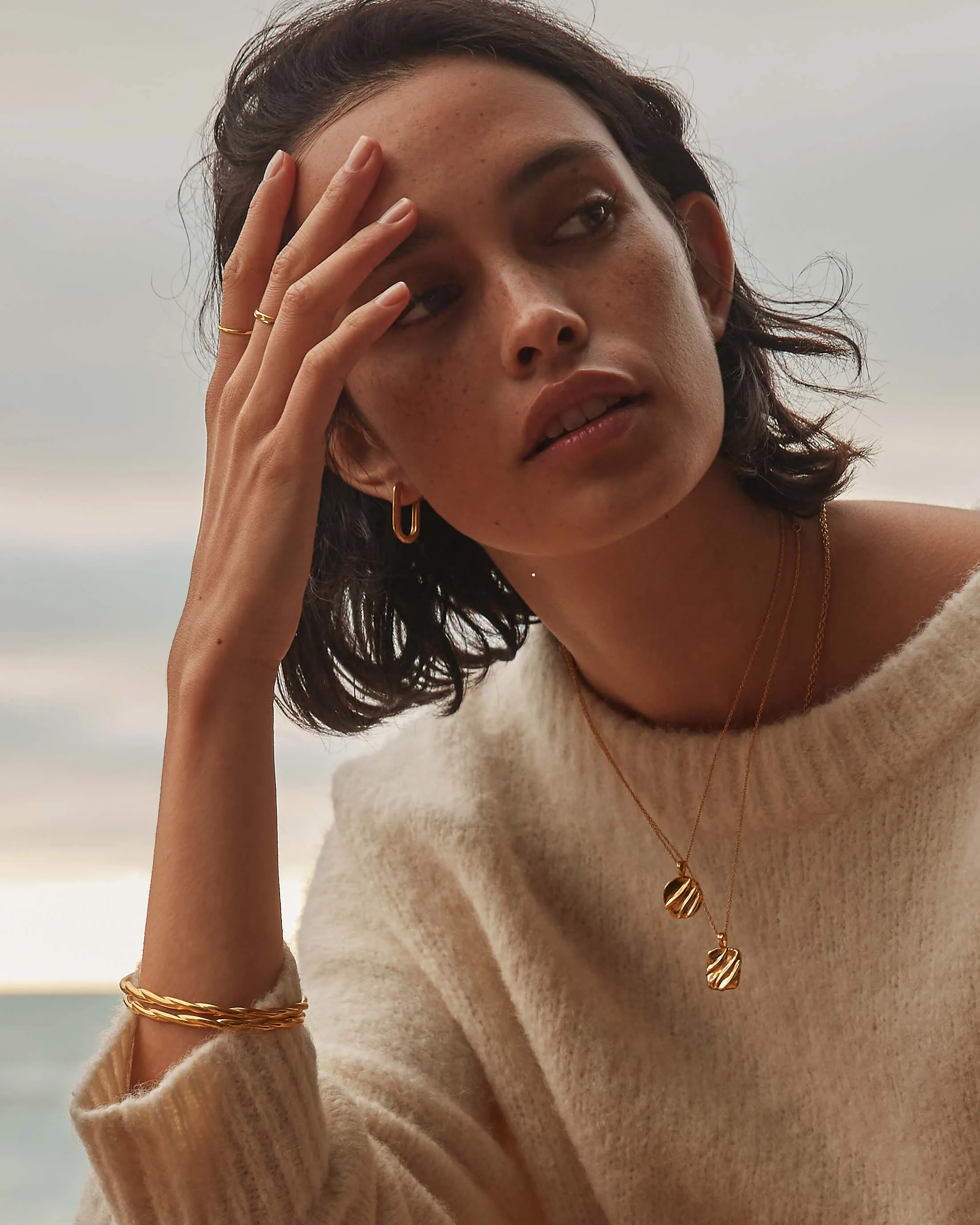 EMBRACE HOOPS (18K GOLD PLATED)