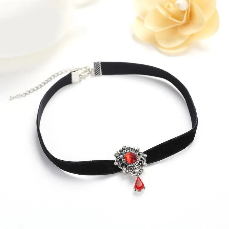 Exquisite Classic Waterdrop Rhinestone Choker Necklaces