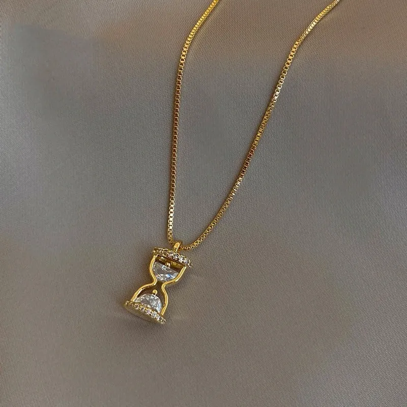 Exquisite Clavicle Chain Hourglass Pendant Fashion Jewelry Necklaces