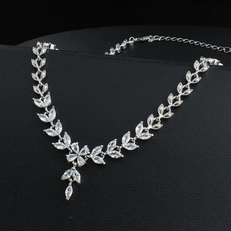 Exquisite zircon inlaid necklace for women's wedding jewelry small