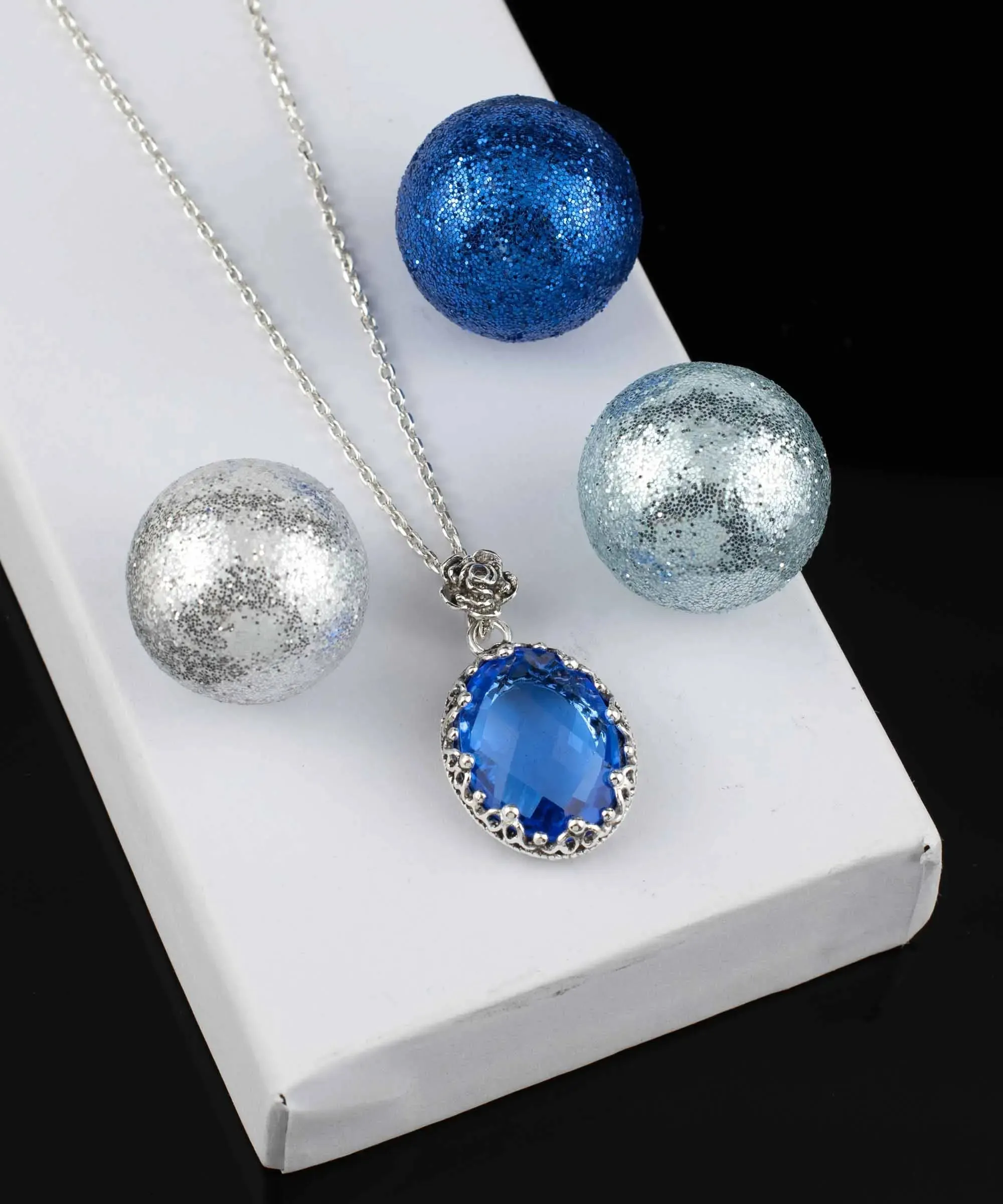 Filigree Silver Blue Quartz Gemstone Woman Oval Pendant Necklace
