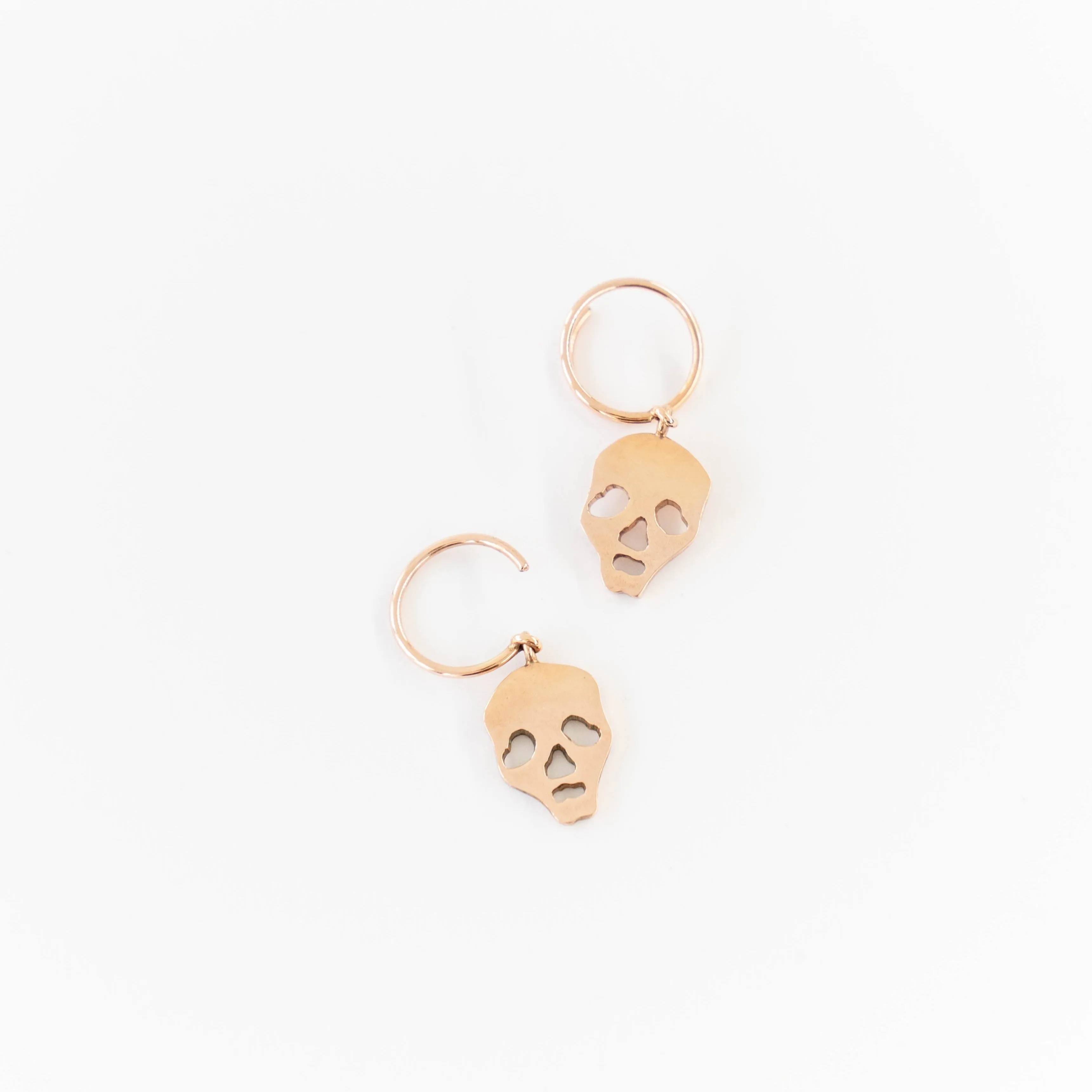 Flat Skull Earrings in Gold