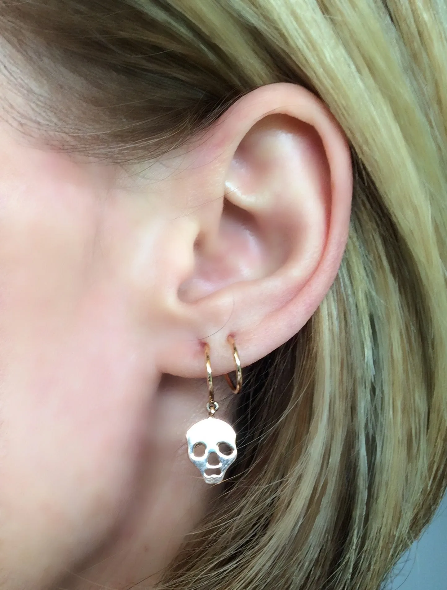 Flat Skull Earrings in Gold