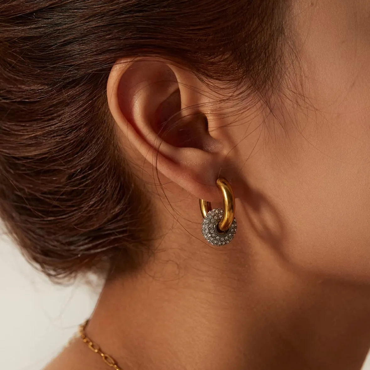 Kira Hoops