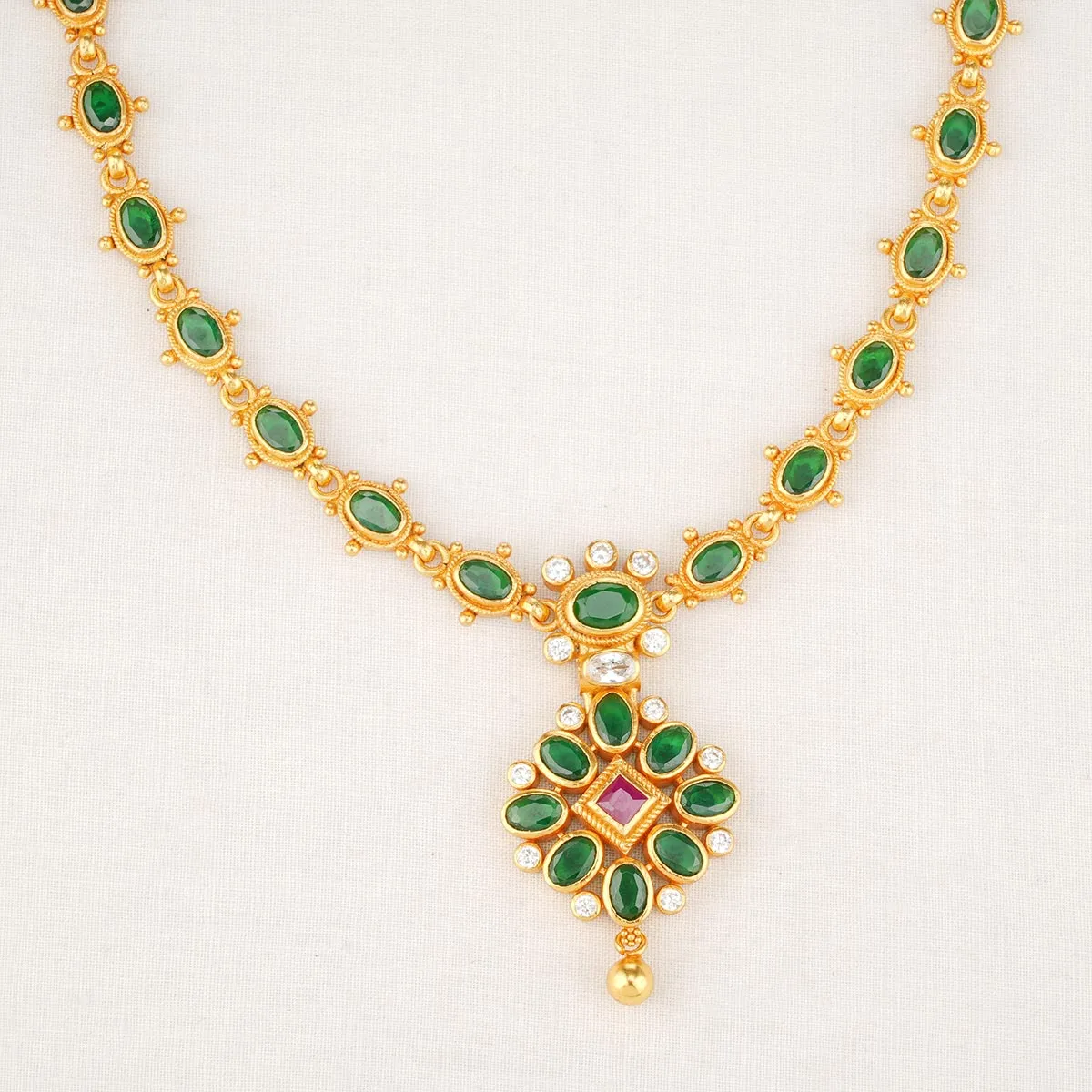 Livina Short Necklace