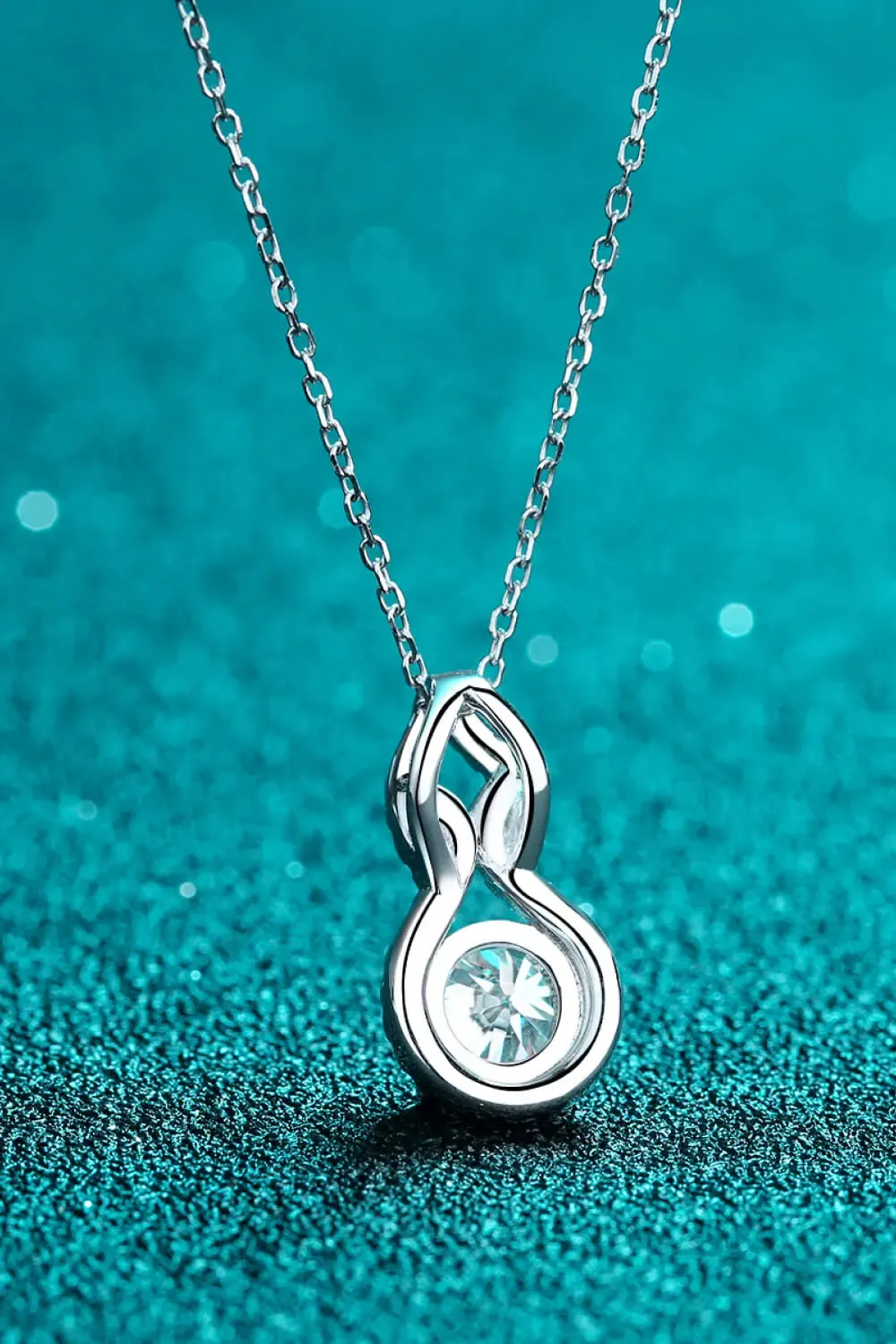 LOVCIA 1 Carat Moissanite Pendant Necklace