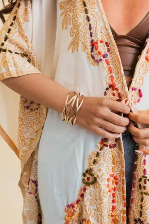 Retro Metallic Cuff Bracelet – Sleek and Stylish